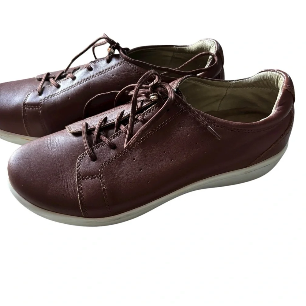 TRAQ by Alegria Shoes Men's Size 40 Low Top Sneakers Brown Cognac Leather Luxury